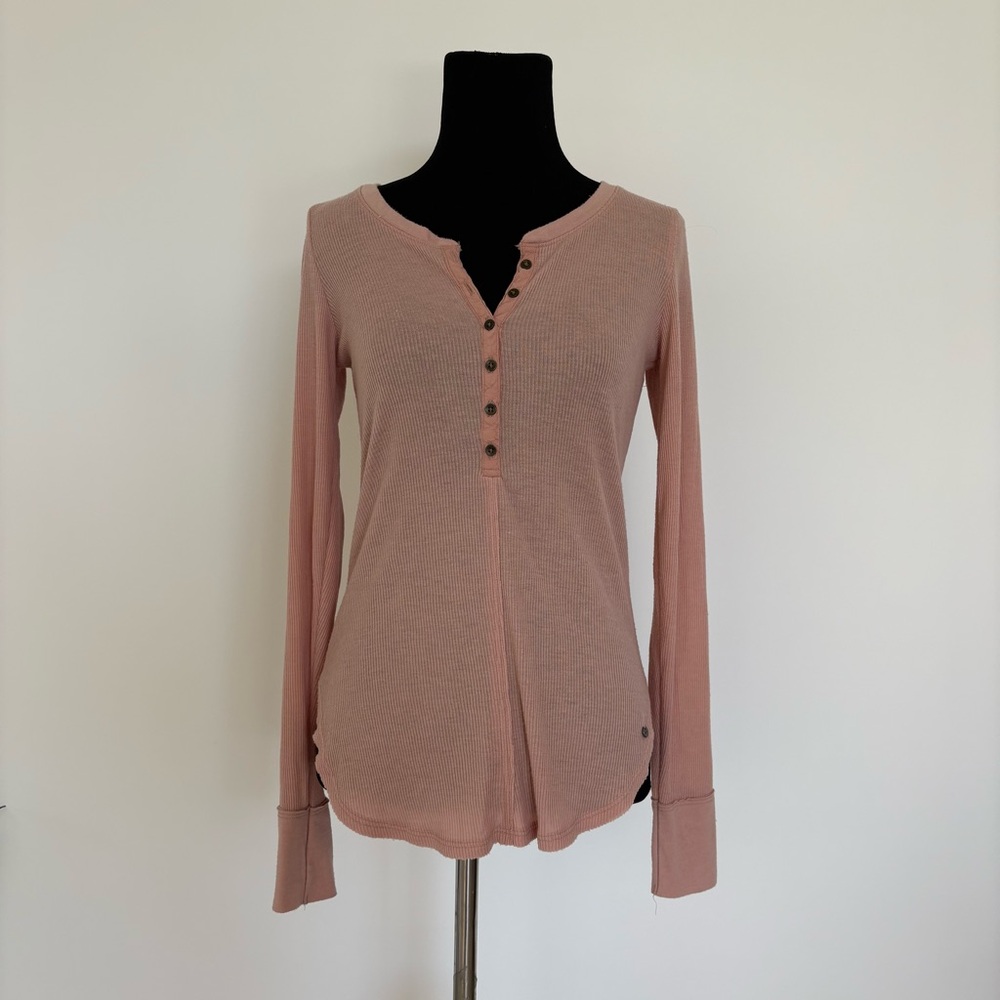 Vintage ABERCROMBIE & FITCH pink long sleeve top. Size XS. Perfect condition. He